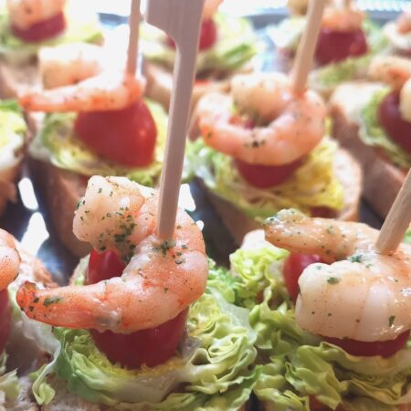 Spießchen mit Fleisch/ Meeresfrüchten: Drillinge-Kartoffel, Merguez (Lamm- & Rindfleisch, Garnelen)
